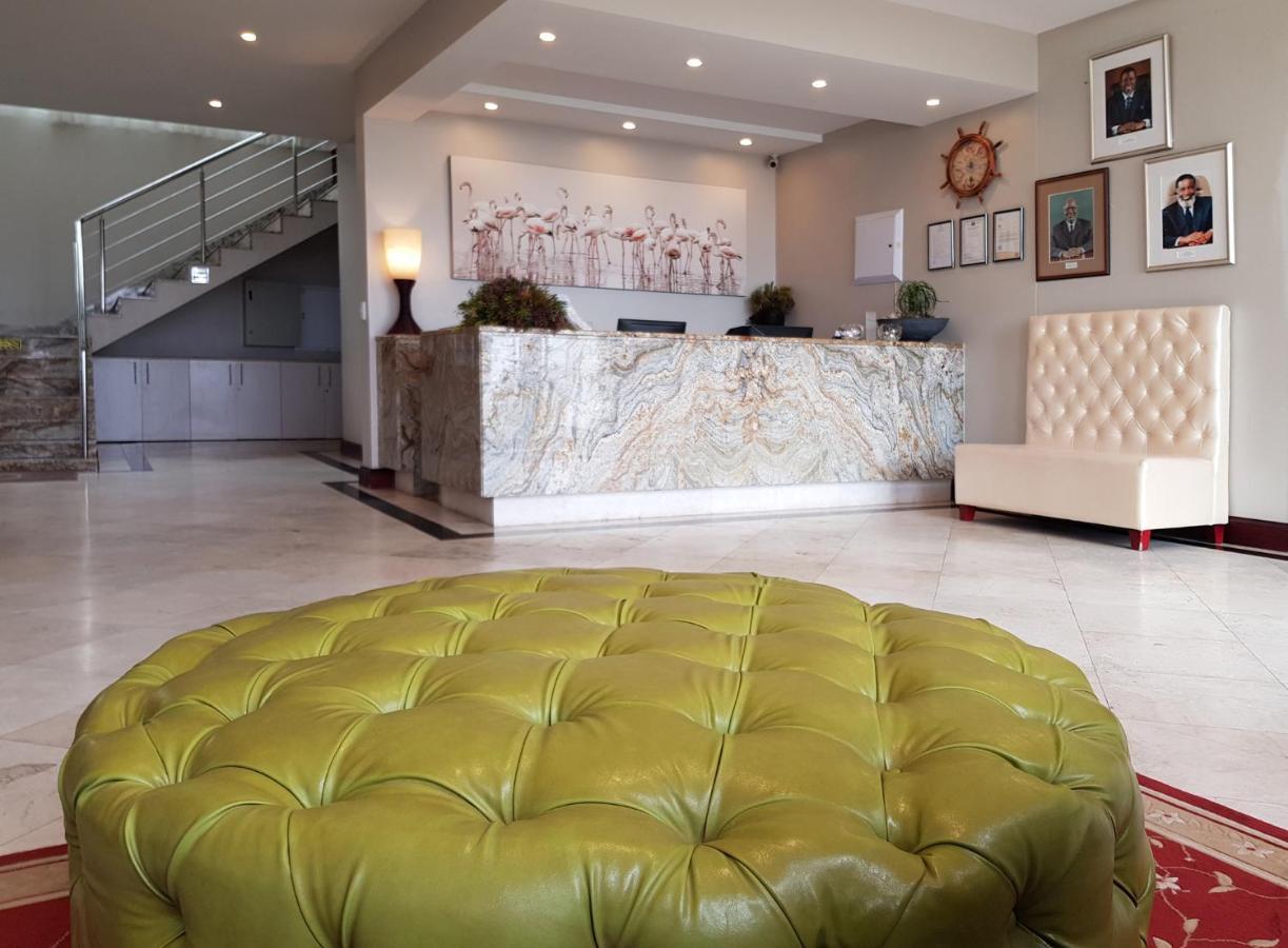 Flamingo Villas Boutique Hotel Уолфиш Бей Екстериор снимка