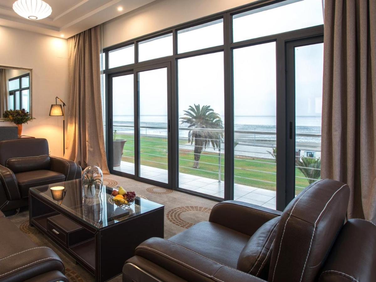 Flamingo Villas Boutique Hotel Уолфиш Бей Екстериор снимка